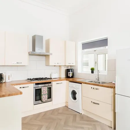 1-Bedroom Apartment In Leamington Spa With Free Parking Exterior photo