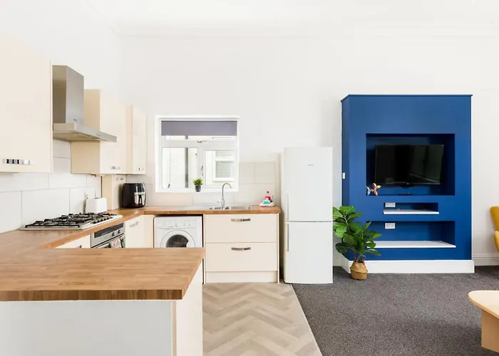1-Bedroom Apartment In Leamington Spa With Free Parking