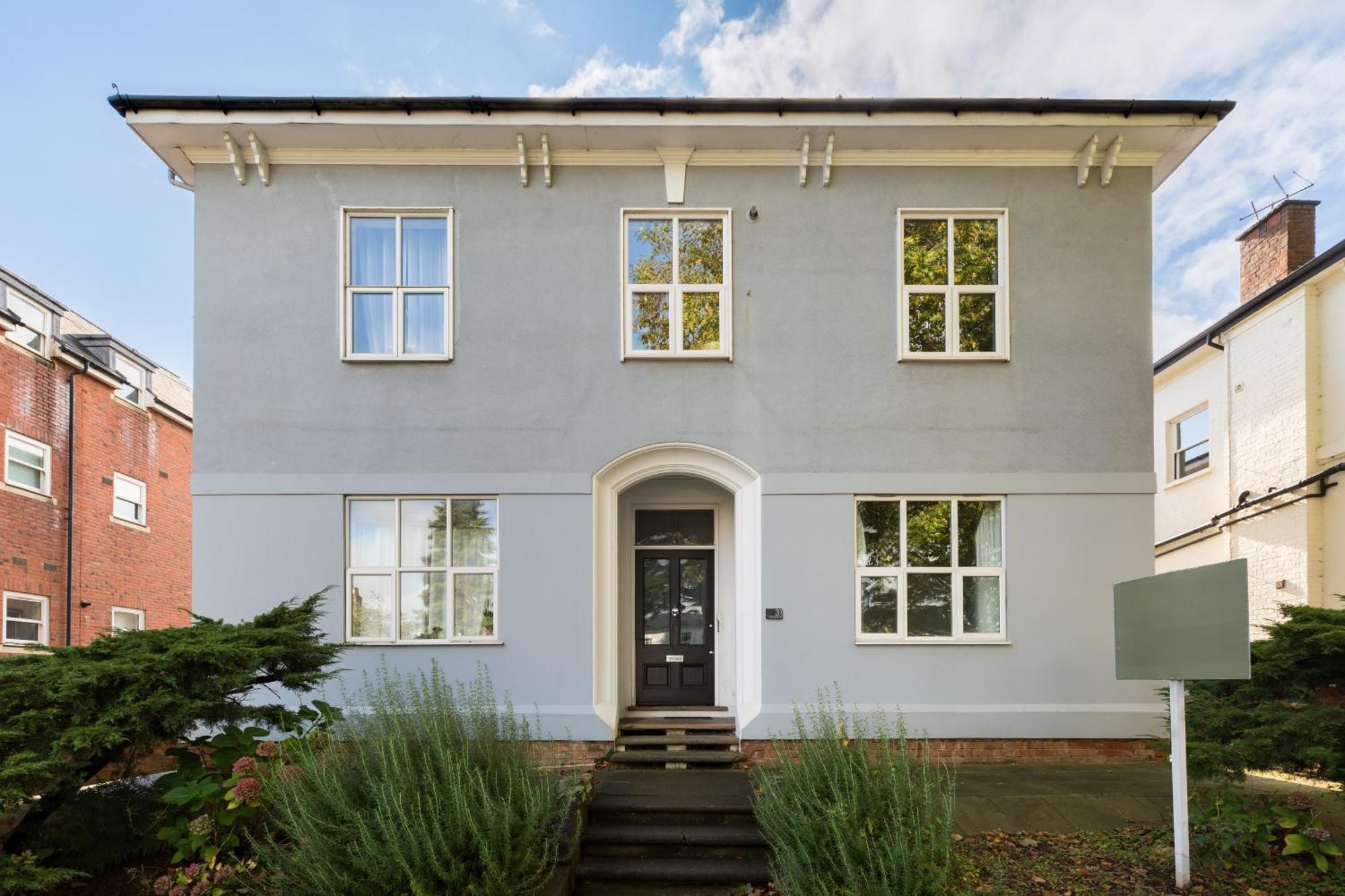 1-bedroom In With Free Parking