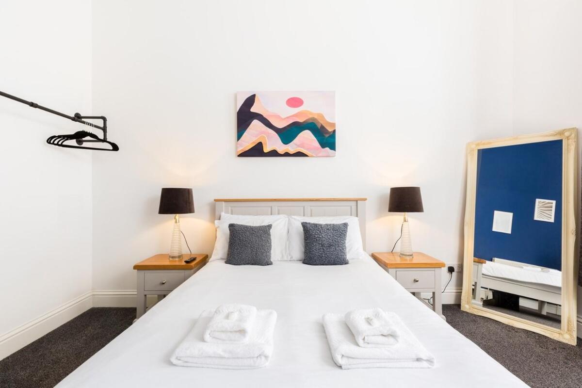 1-bedroom In With Free Parking