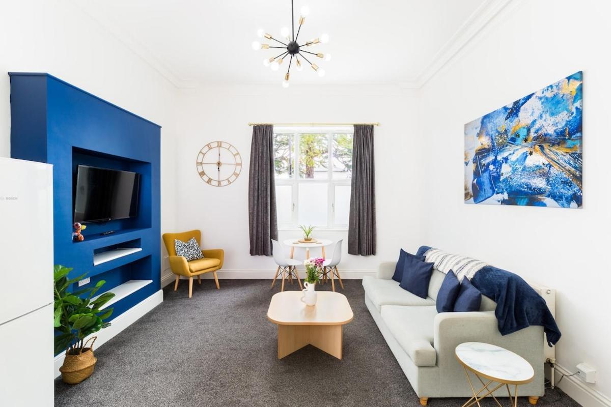 1-bedroom In With Free Parking